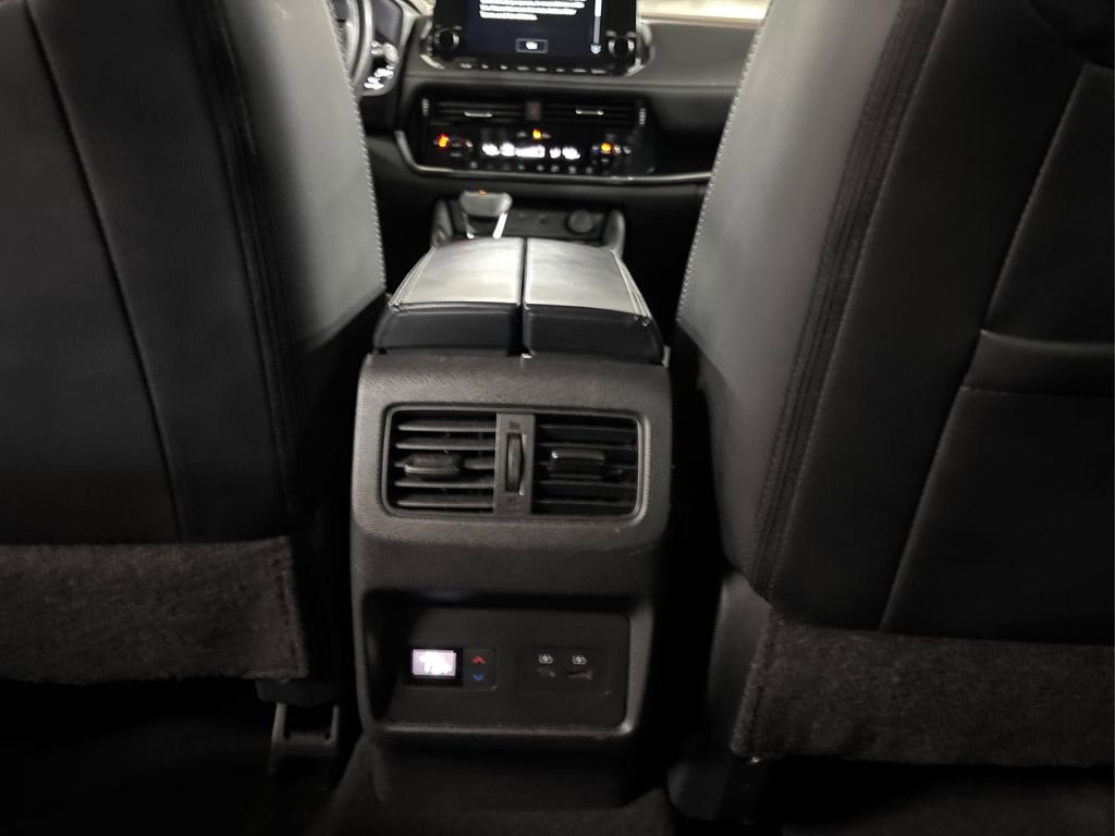 Used 2023 Nissan Rogue SL w/ SL Premium Package image 30