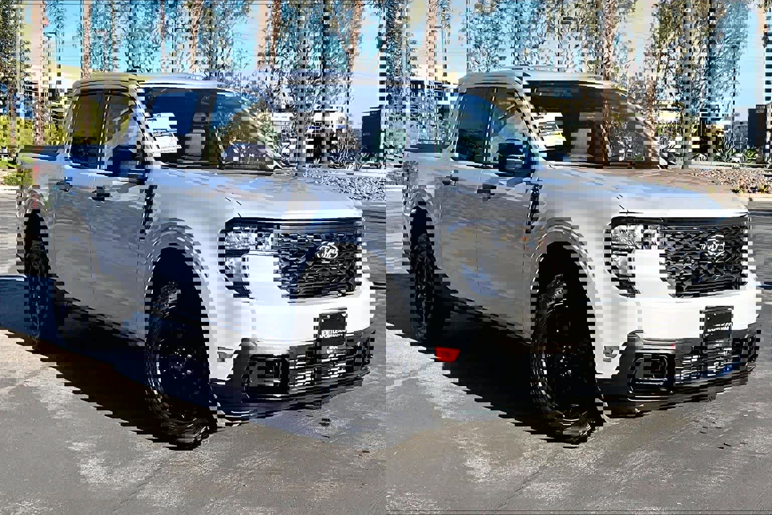 Used 2025 Ford Maverick XLT w/ XLT Luxury Package image 4