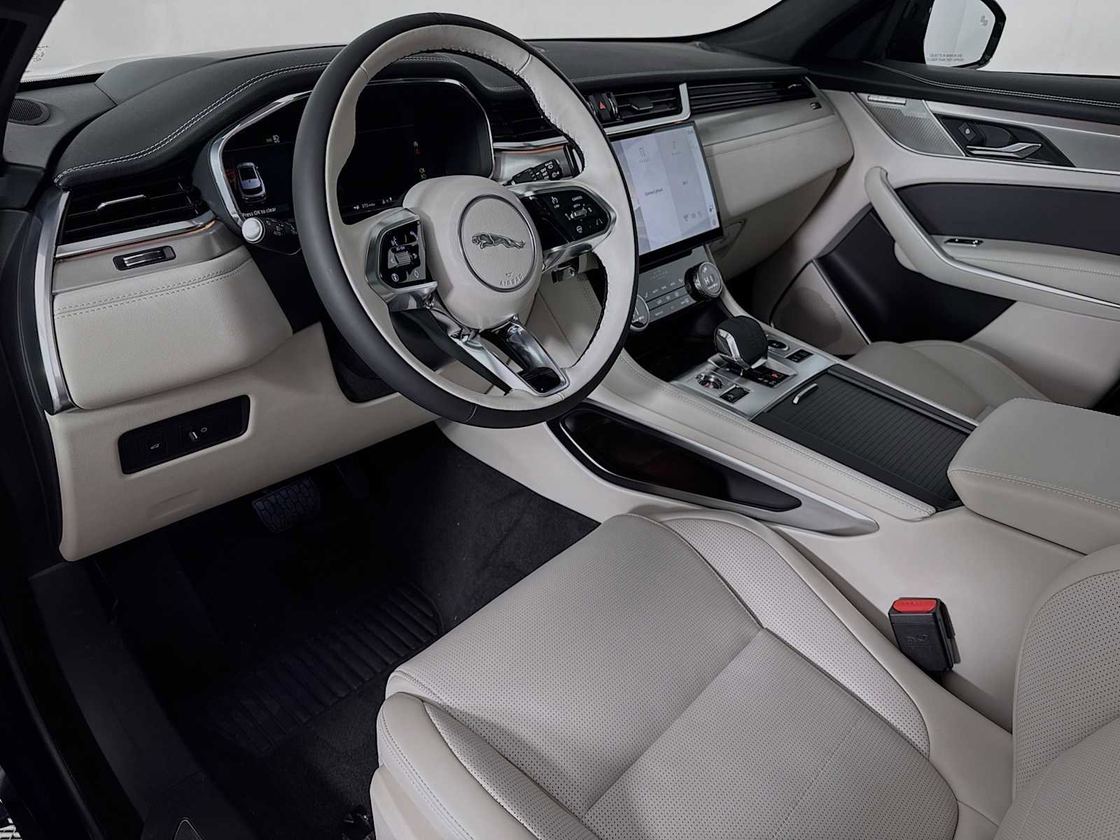 New 2026 Jaguar F-PACE R-Dynamic S image 9