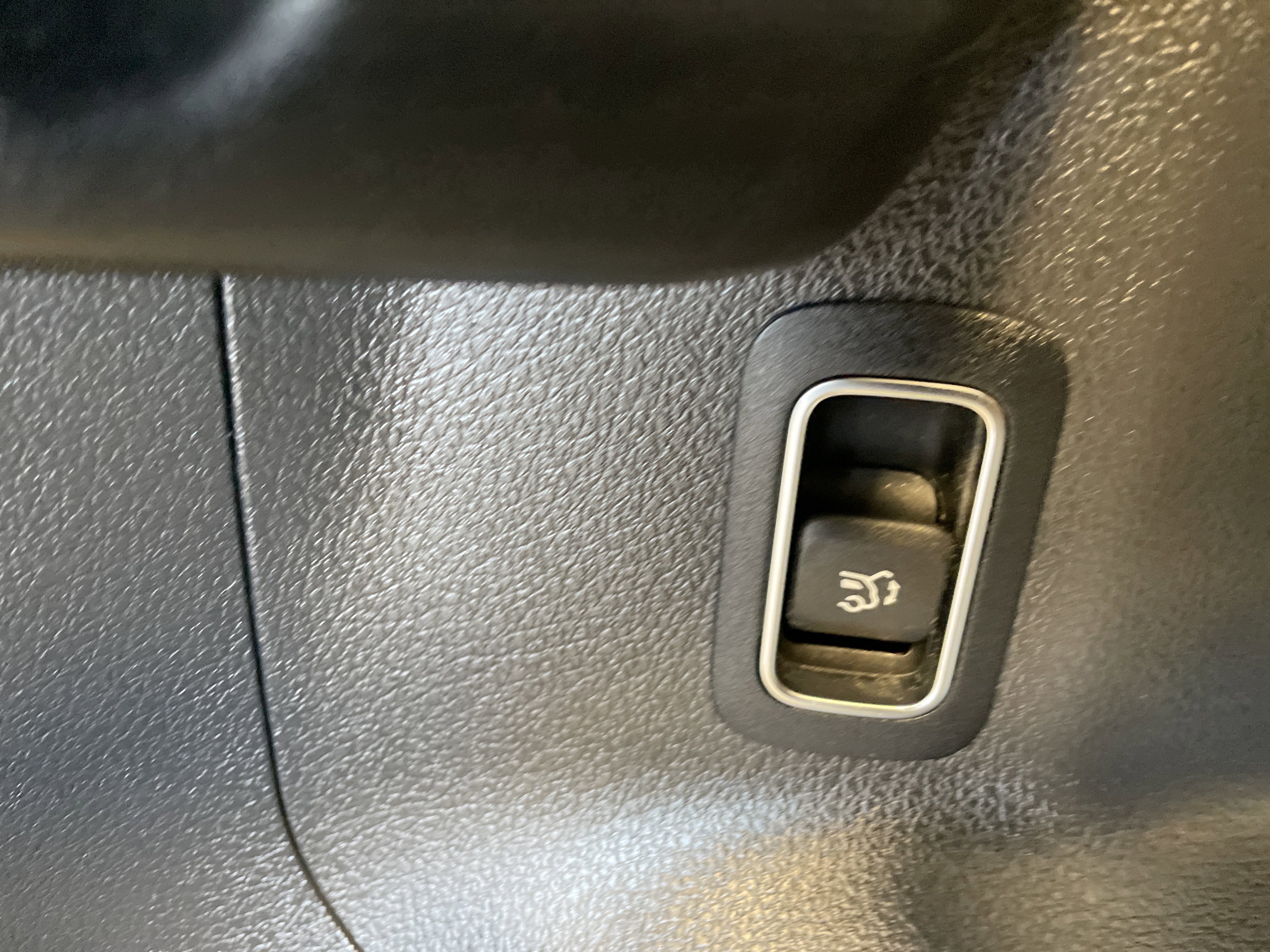 Used 2023 Mercedes-Benz EQB 350 4MATIC SUV w/ Pinnacle Package image 38