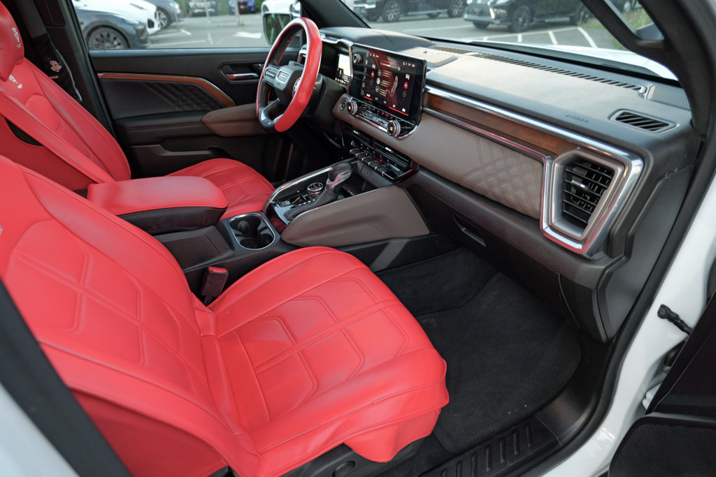 Used 2024 GMC Canyon Denali AWD/4WD image 35