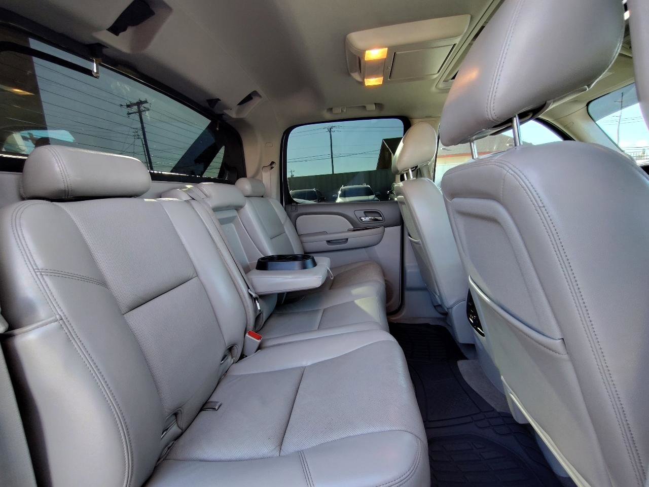 Used 2011 Chevrolet Avalanche LTZ image 38