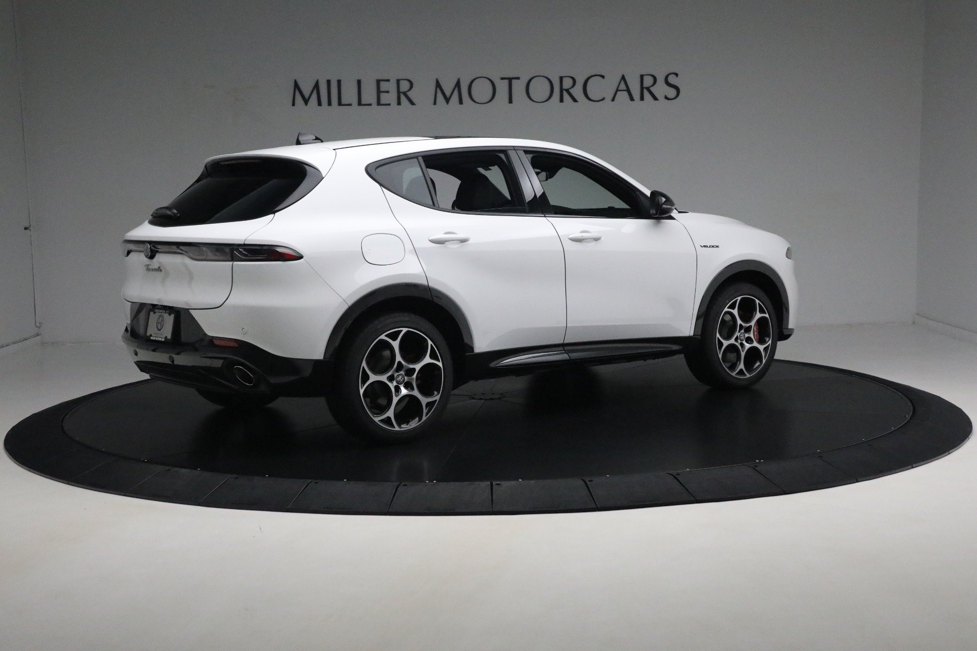 Used 2024 Alfa Romeo Tonale Veloce w/ Premium Interior Package AWD/4WD image 15