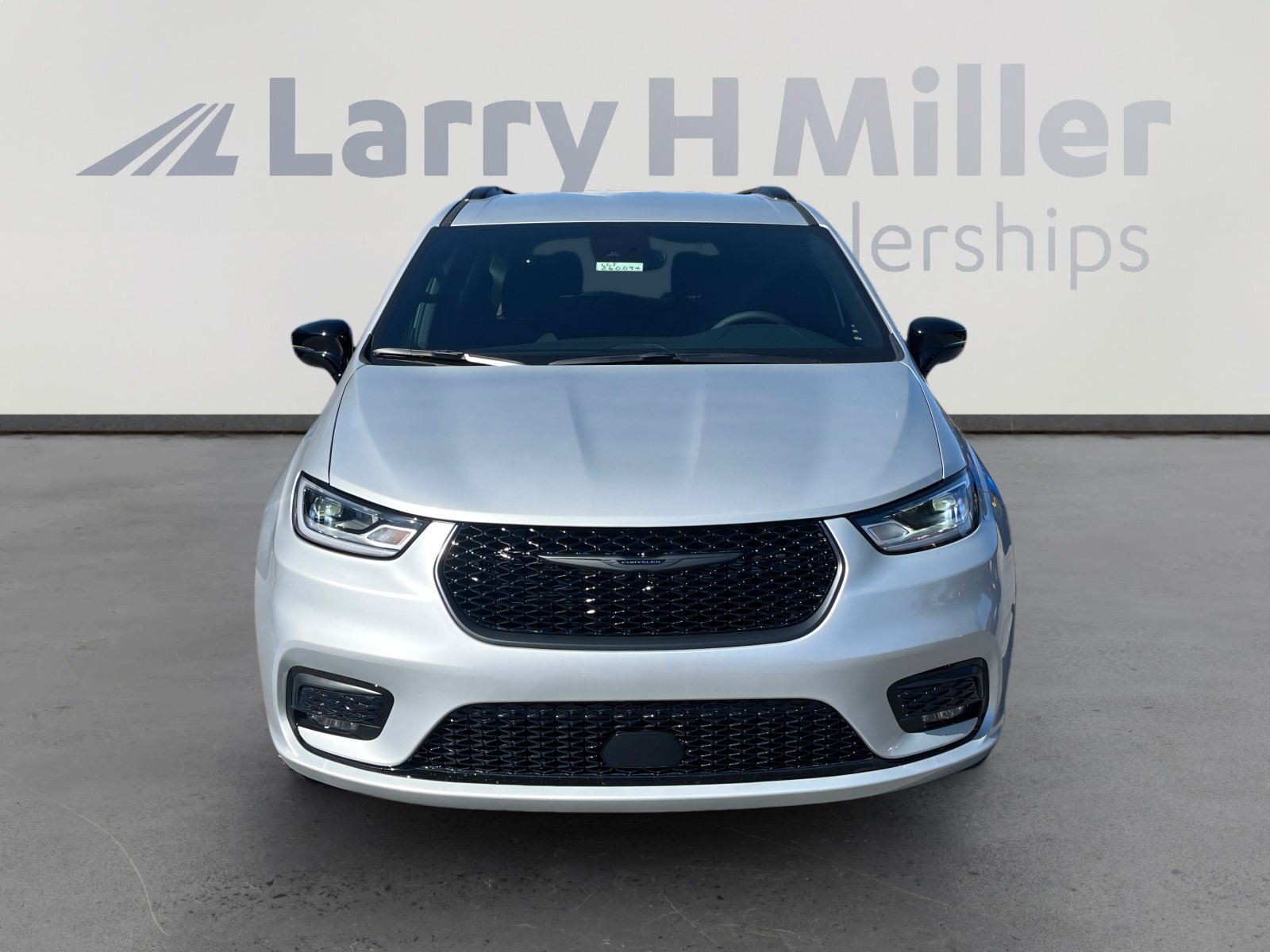 New 2026 Chrysler Pacifica Select w/ S Appearance Package AWD/4WD image 8
