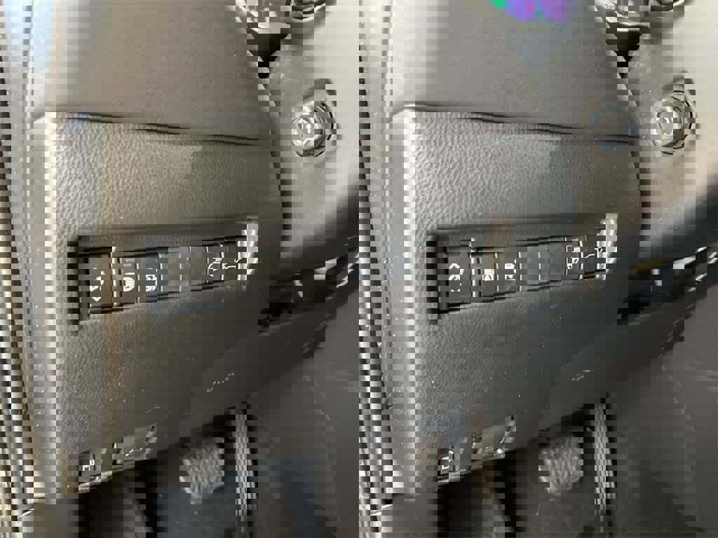 Used 2021 Toyota Venza XLE w/ Softex Package image 38