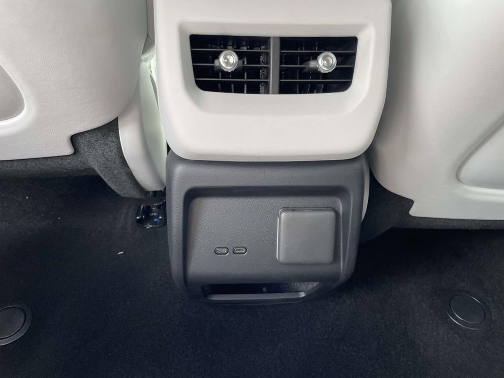 New 2025 Cadillac Optiq Sport 1 w/ LPO, ONYX Package image 13