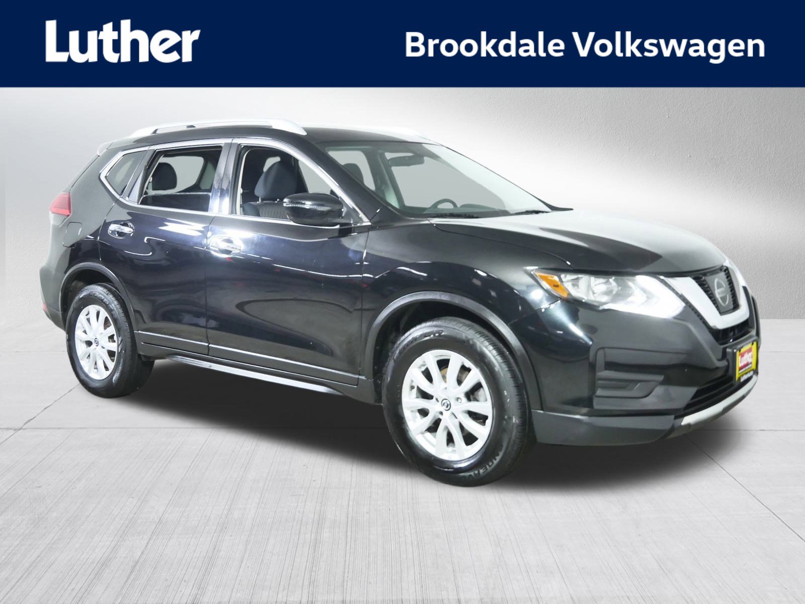 Used 2017 Nissan Rogue SV