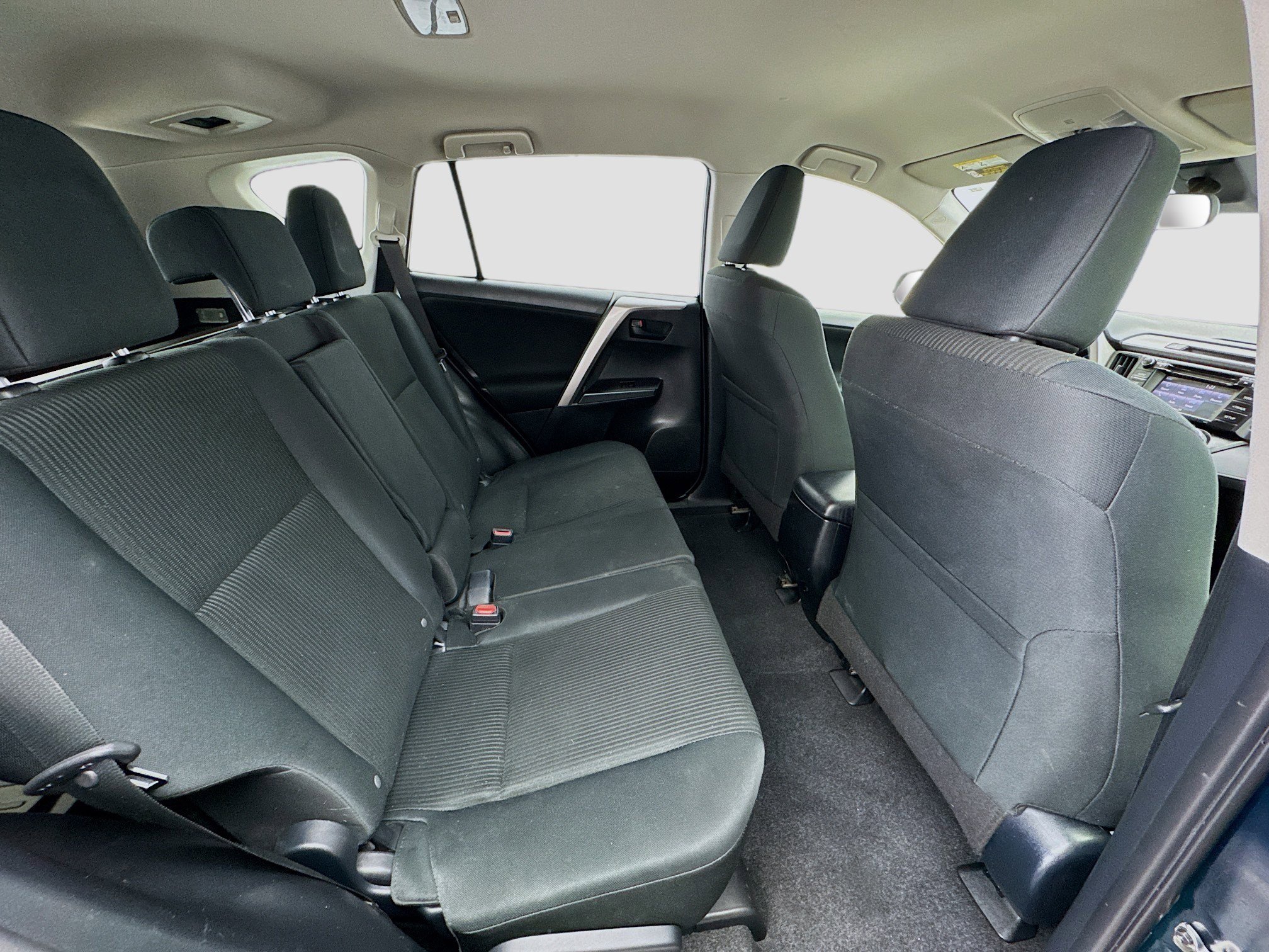 Used 2018 Toyota RAV4 LE w/ All Weather Liner Package FWD image 17