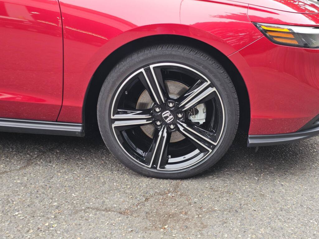 Certified 2025 Honda Accord Sport image 9