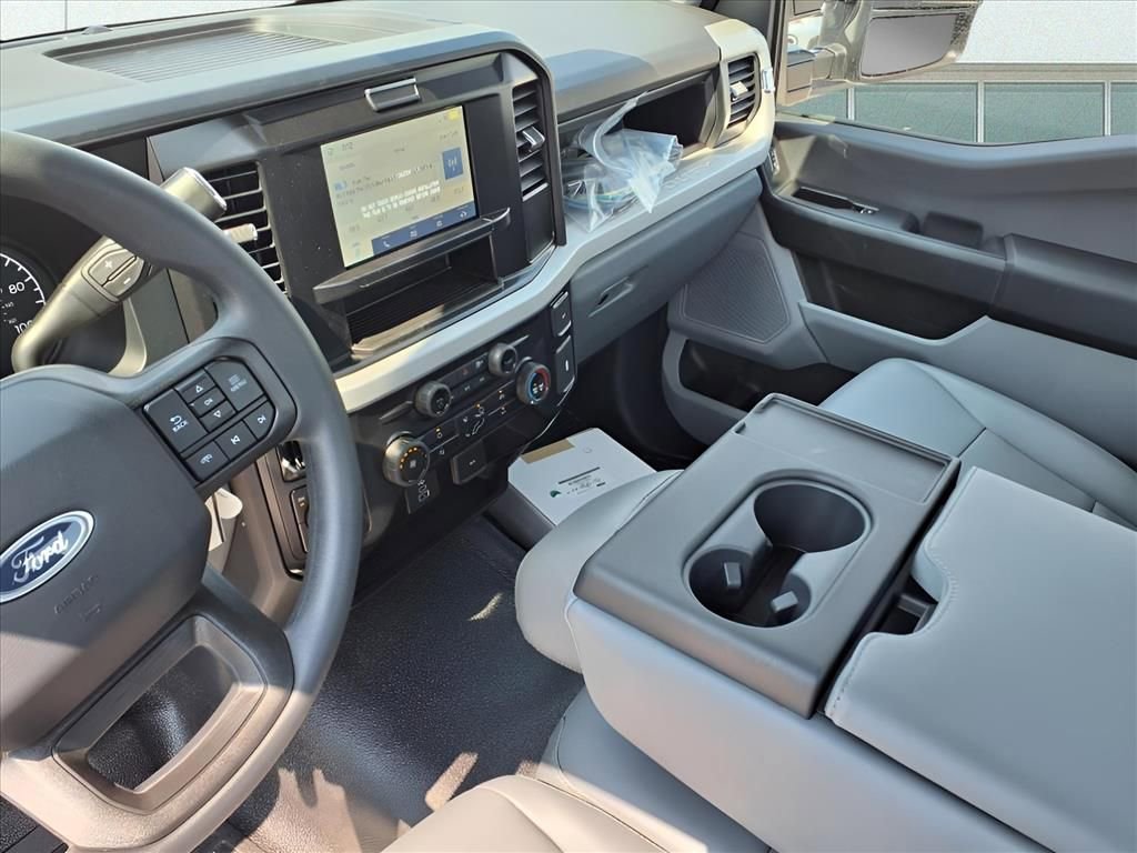 New 2025 Ford F350 XL w/ XL Chrome Package image 4