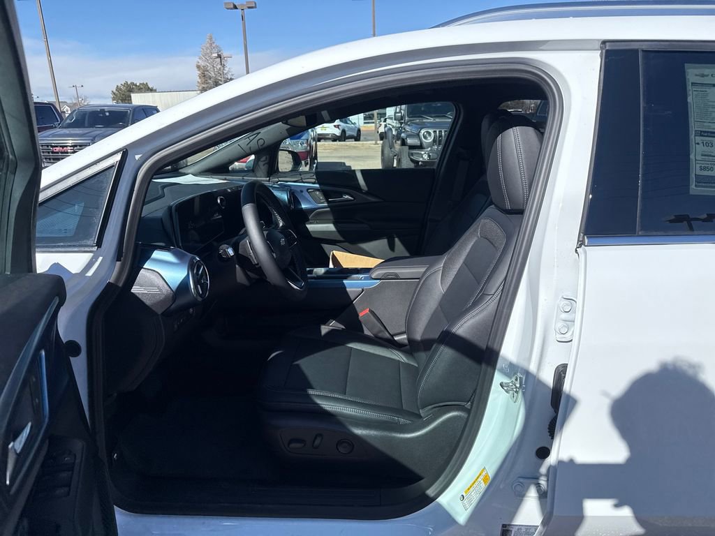 New 2026 Chevrolet Equinox EV LT AWD/4WD image 9