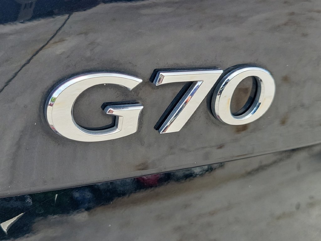Used 2020 Genesis G70 2.0T RWD image 13