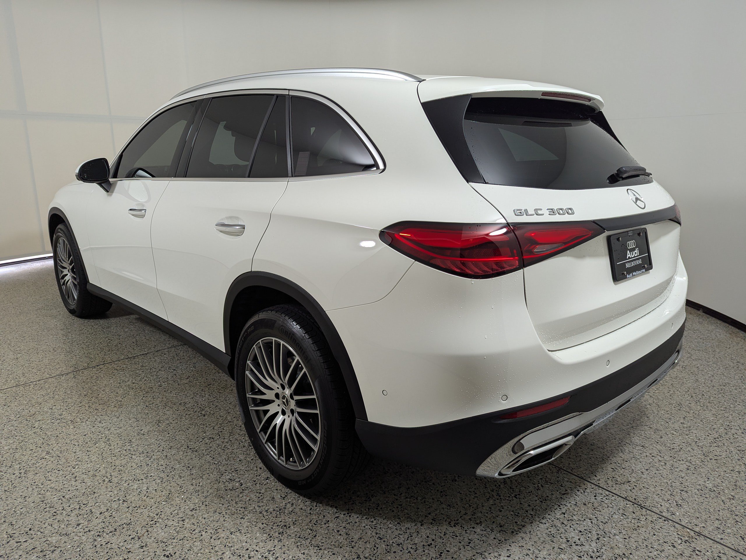 Used 2025 Mercedes-Benz GLC 300 image 5