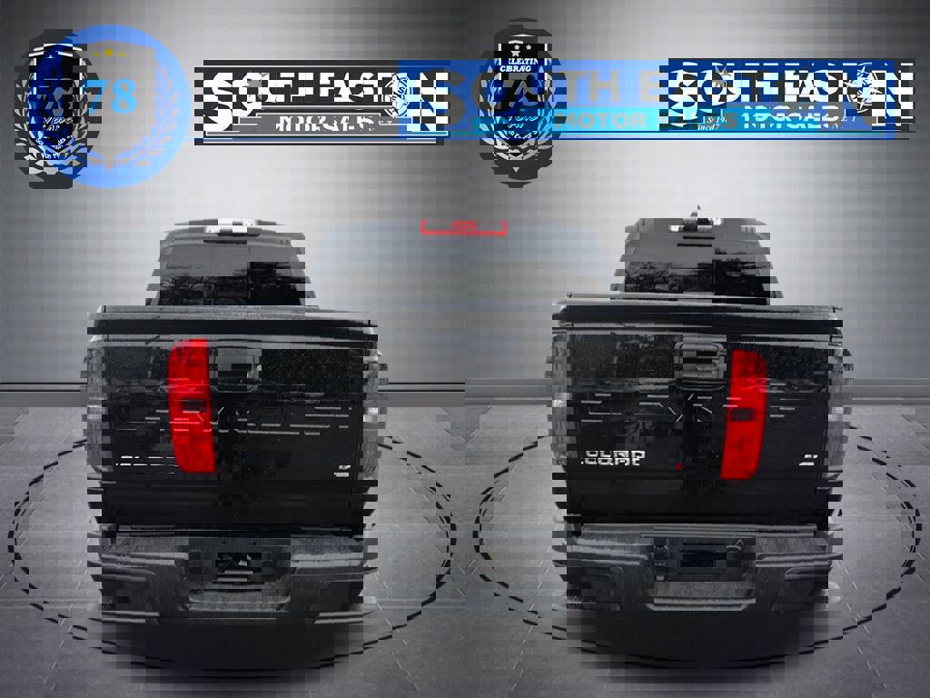 Used 2022 Chevrolet Colorado LT w/ LT Convenience Package image 4