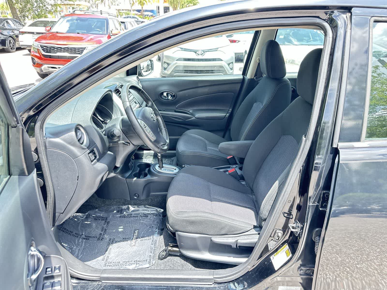 Used 2017 Nissan Versa FWD image 2
