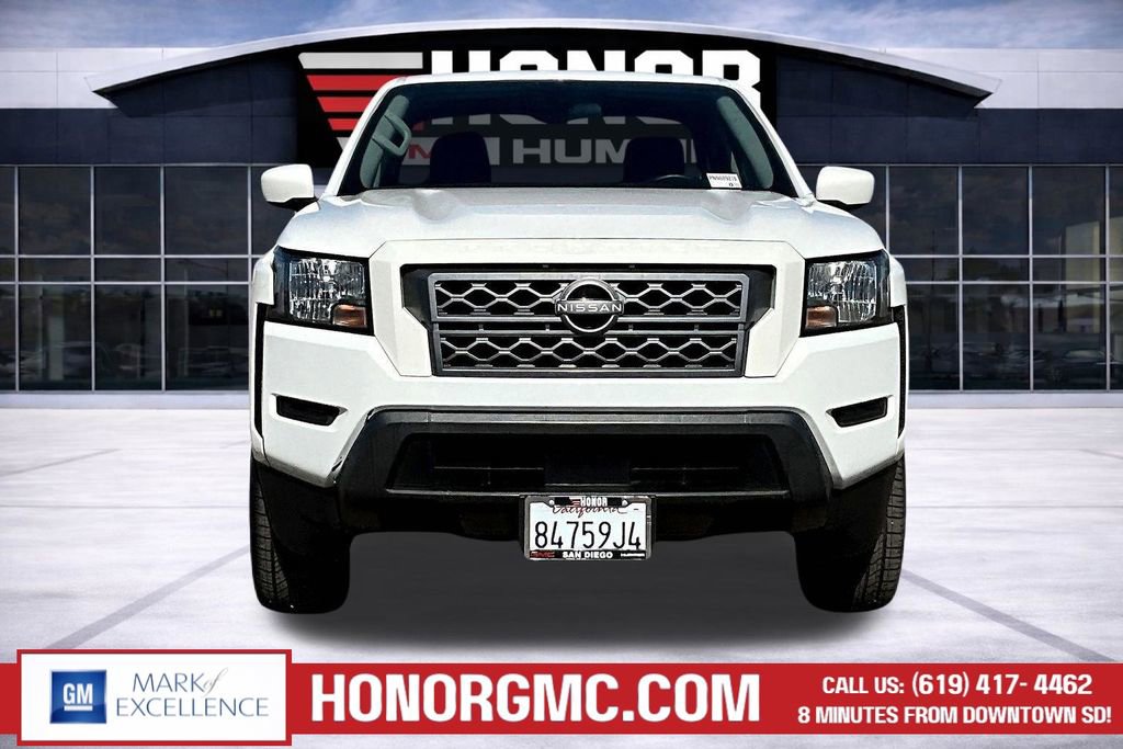 Used 2022 Nissan Frontier SV RWD image 2