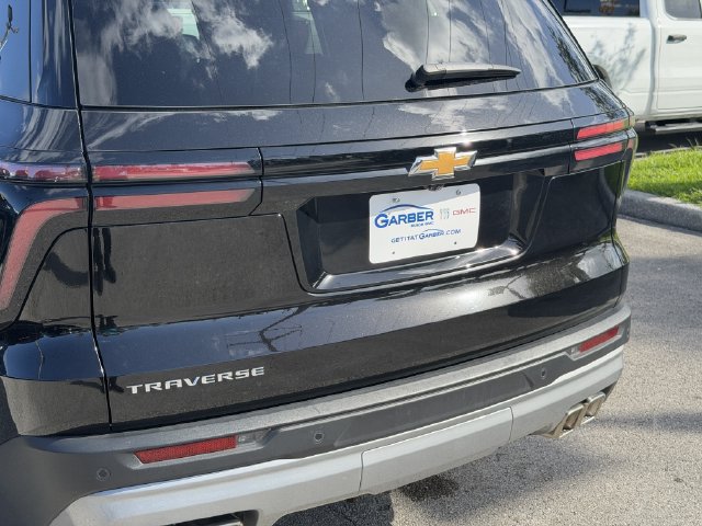 Used 2026 Chevrolet Traverse LT w/ Driver Confidence Package FWD image 16