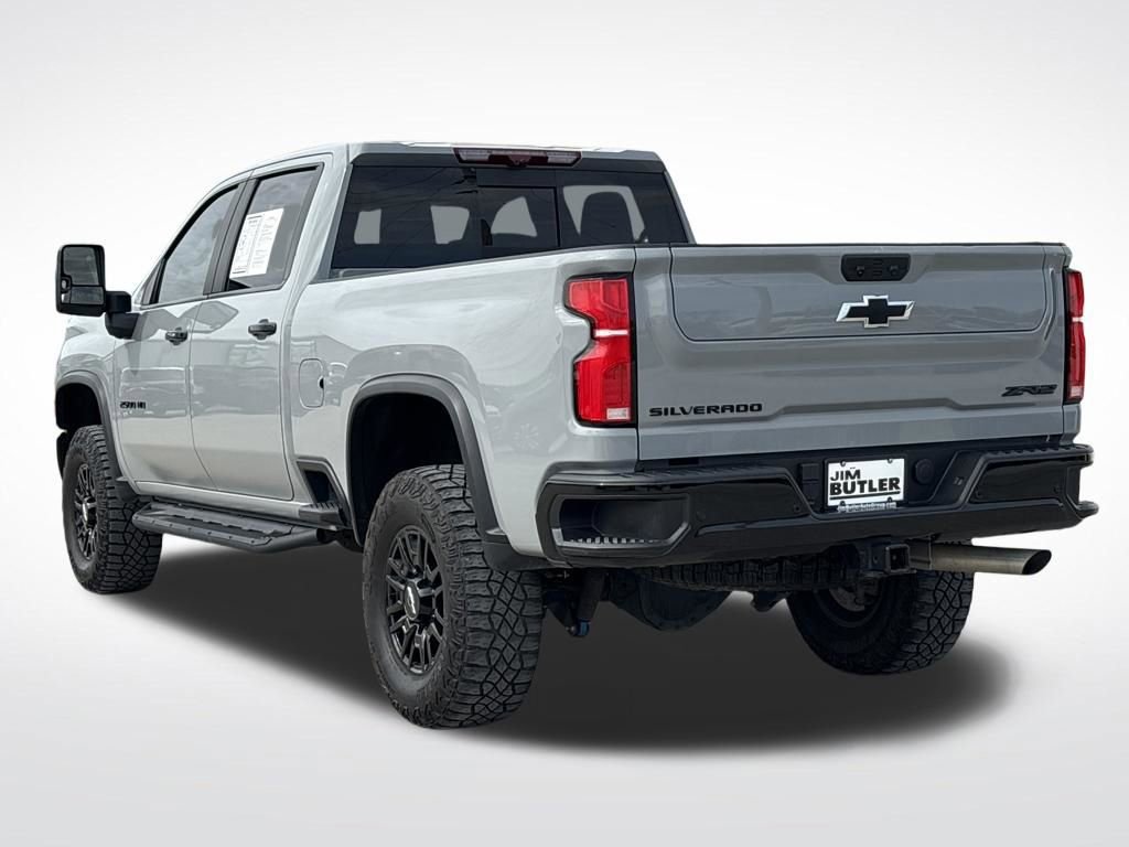 Used 2024 Chevrolet Silverado 2500 ZR2 w/ Technology Package image 4