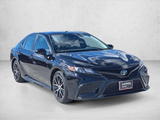 Certified 2021 Toyota Camry SE w/ Convenience Package image 3