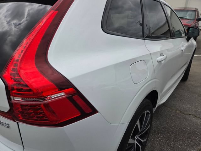 Used 2024 Volvo XC60 B5 Plus AWD/4WD image 12