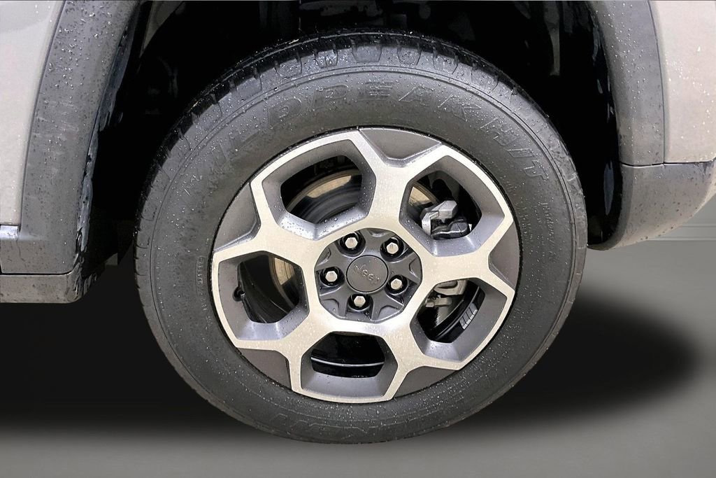 Used 2022 Jeep Compass Trailhawk image 32