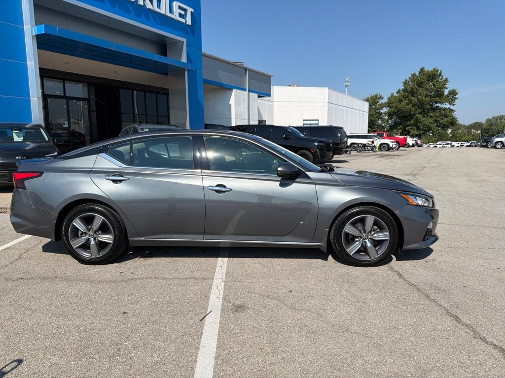 Used 2020 Nissan Altima 2.5 SL FWD image 2