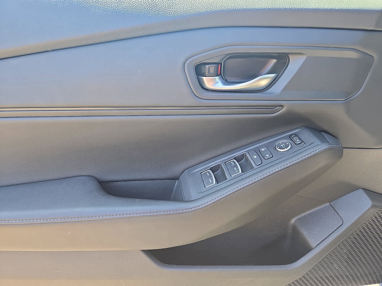 Used 2025 Honda Accord Sport image 13