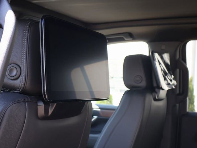 New 2026 GMC Yukon Elevation w/ Elevation Premium Package AWD/4WD image 22