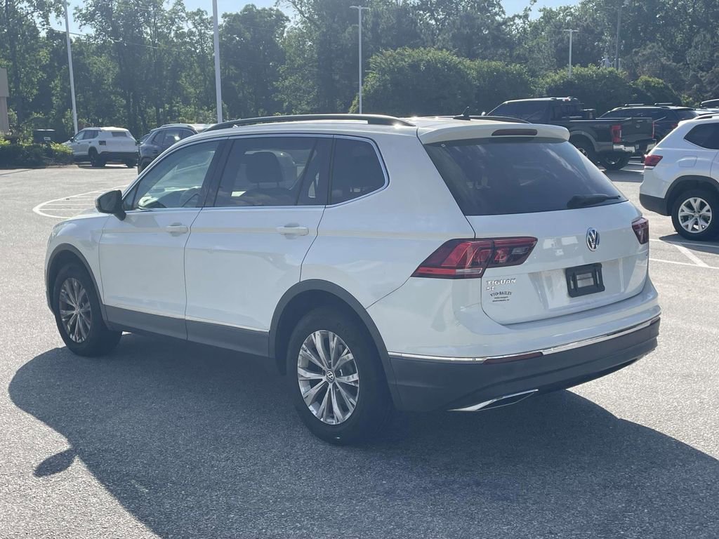 Used 2018 Volkswagen Tiguan SE w/ Panoramic Sunroof Package image 4