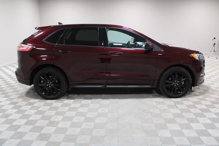 Used 2021 Ford Edge ST-Line image 12