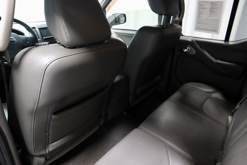 Used 2011 Nissan Frontier SL image 21