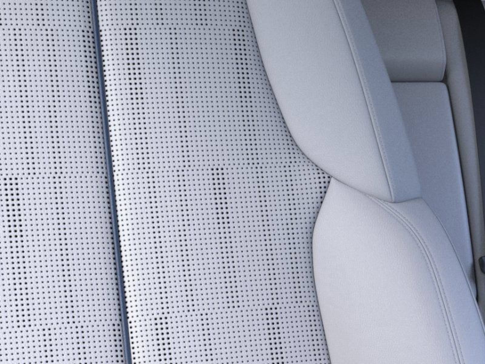 New 2026 Cadillac Lyriq Luxury w/ LPO, Floor Liner Package AWD/4WD image 21