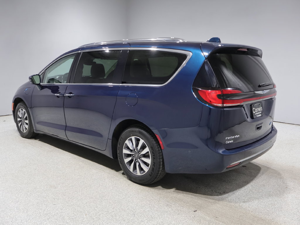 Used 2021 Chrysler Pacifica Touring-L FWD image 12