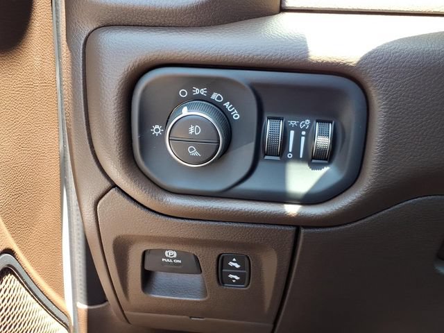 New 2026 RAM 1500 Laramie AWD/4WD image 21