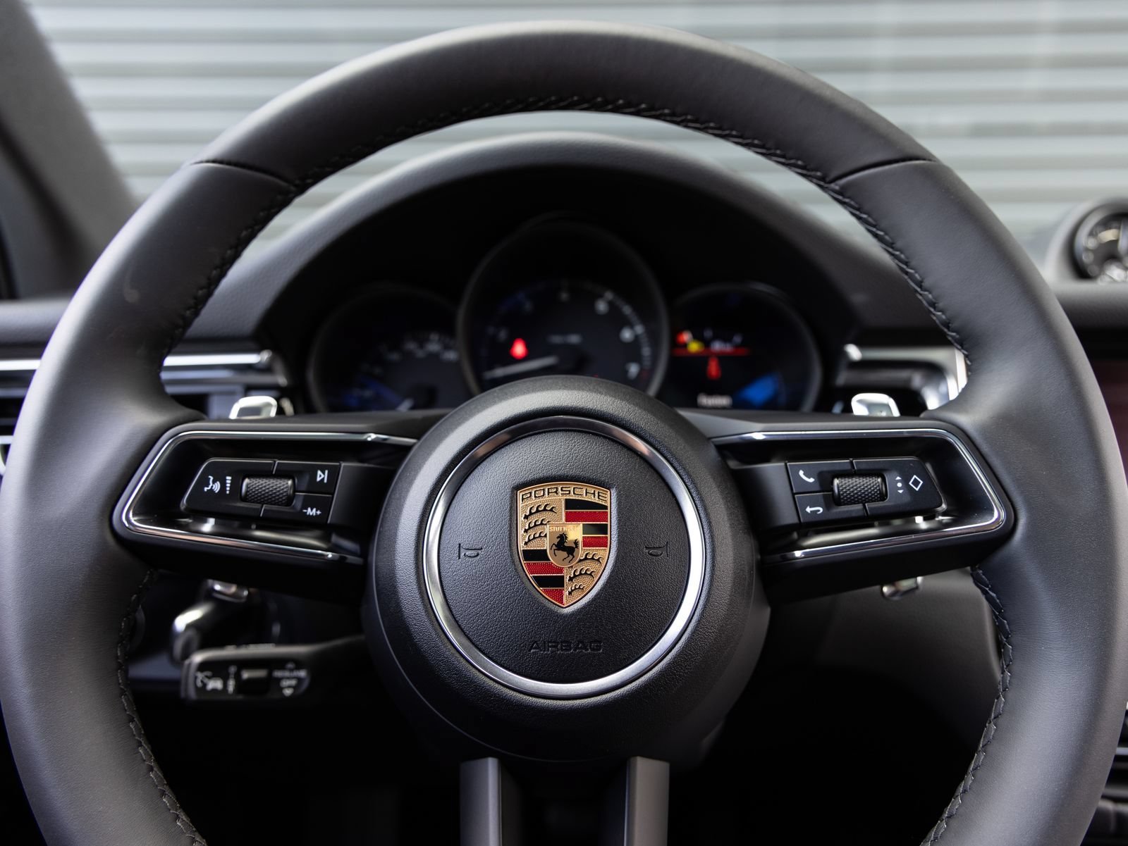Certified 2026 Porsche Macan AWD/4WD image 14