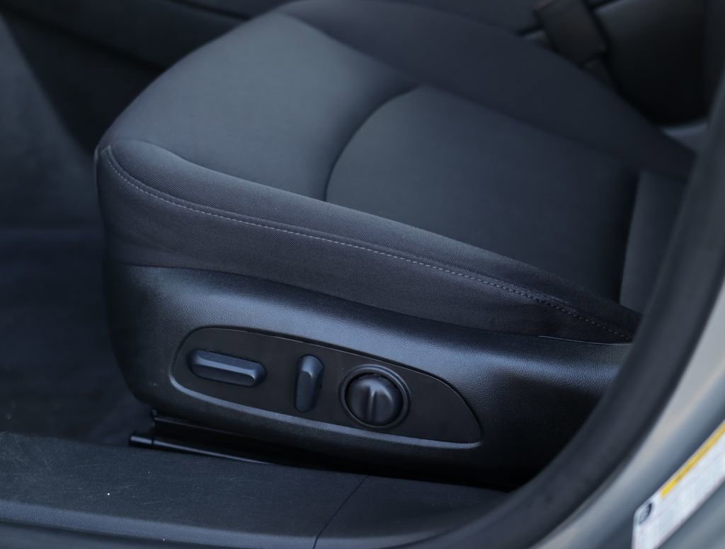 Used 2024 Chevrolet Malibu LT FWD image 19