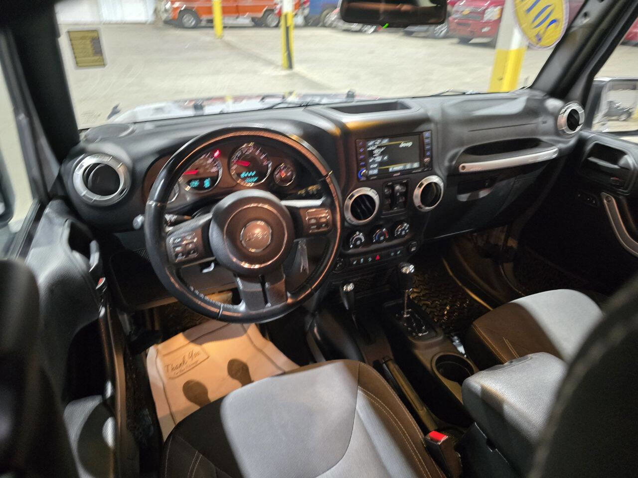 Used 2017 Jeep Wrangler Unlimited Sahara w/ Connectivity Group image 29