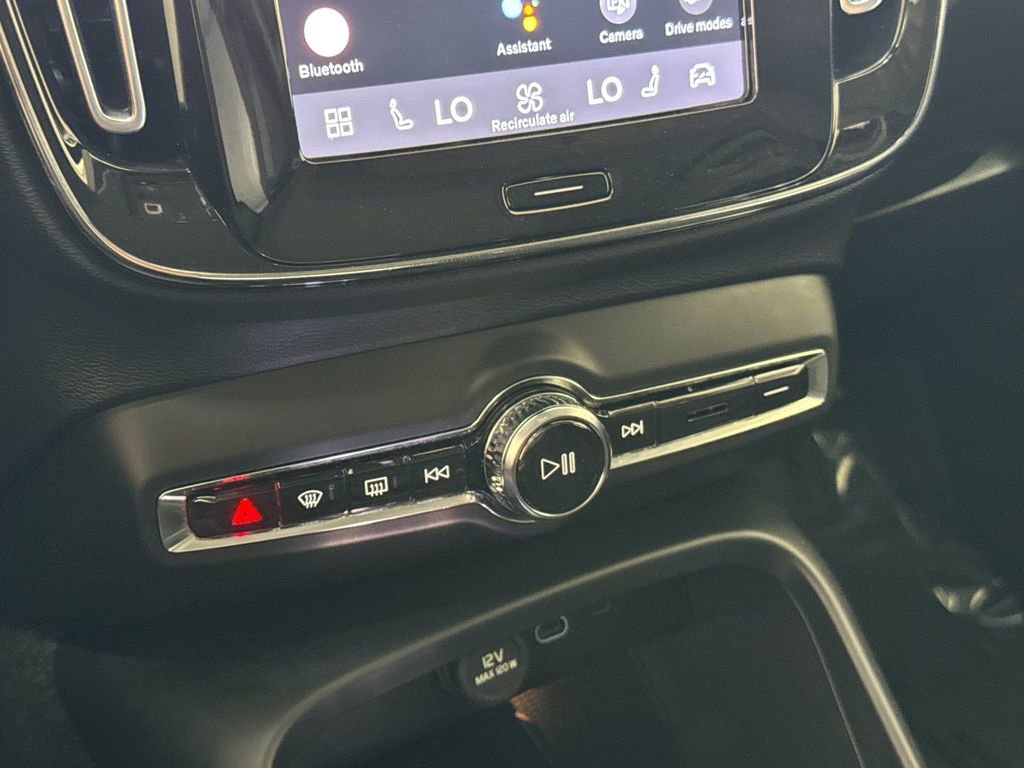 Certified 2023 Volvo XC40 B5 Ultimate image 20