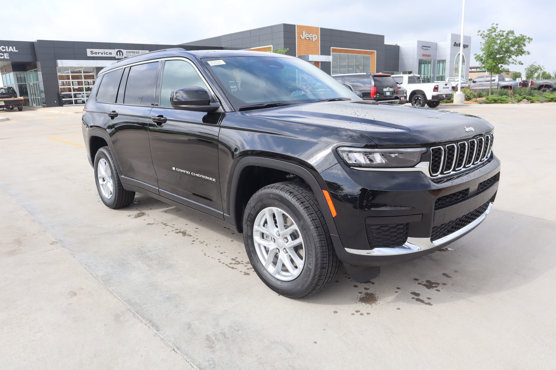 New 2026 Jeep Grand Cherokee L Laredo AWD/4WD 360° Tour