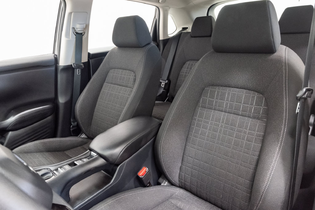 Used 2025 Honda HR-V LX image 12