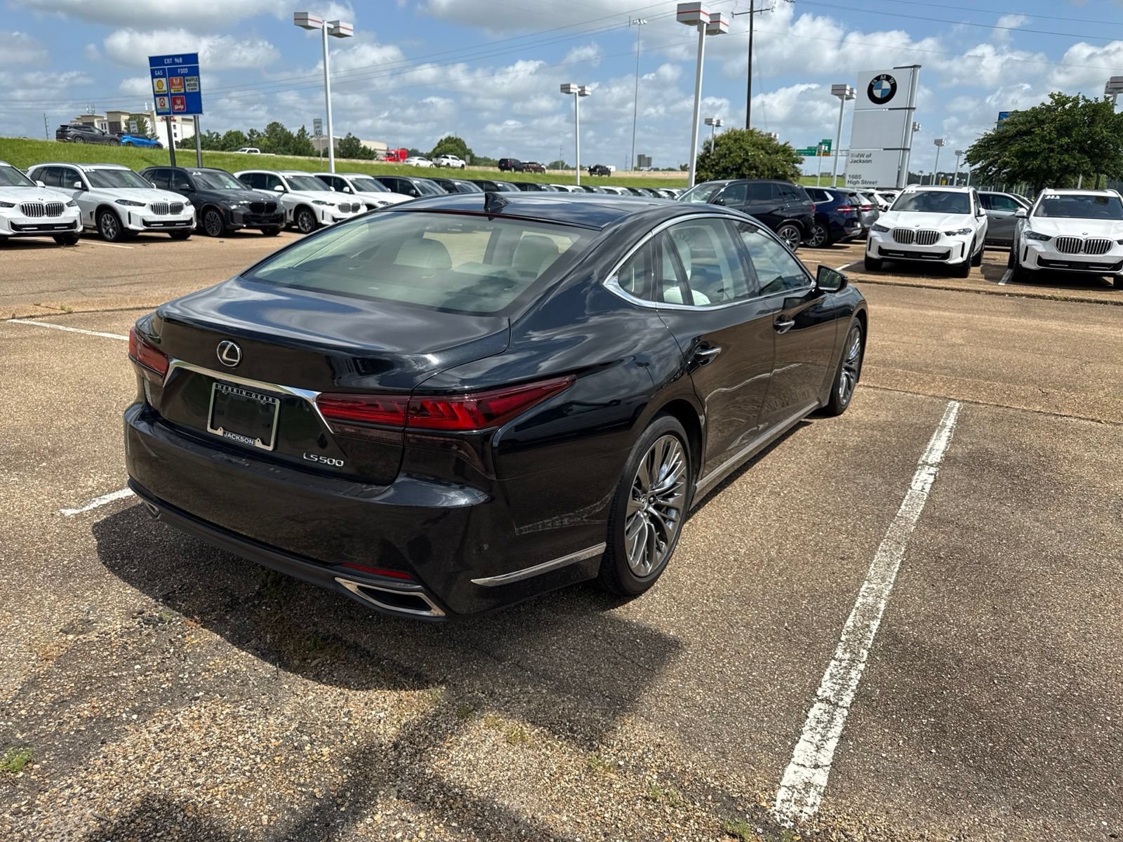 Used 2022 Lexus LS 500 w/ Interior Upgrade Package RWD image 5