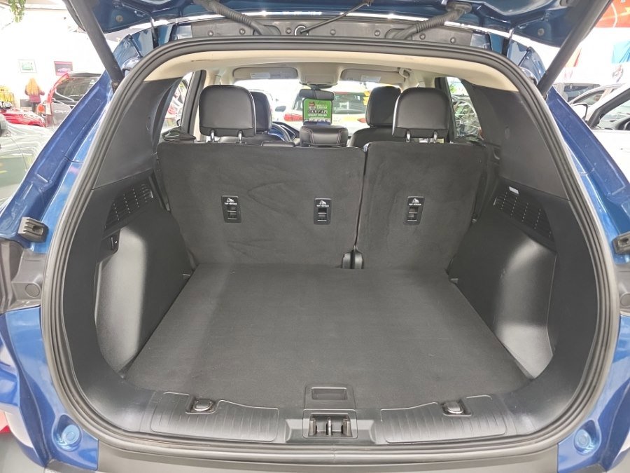 Used 2020 Ford Escape Titanium image 40
