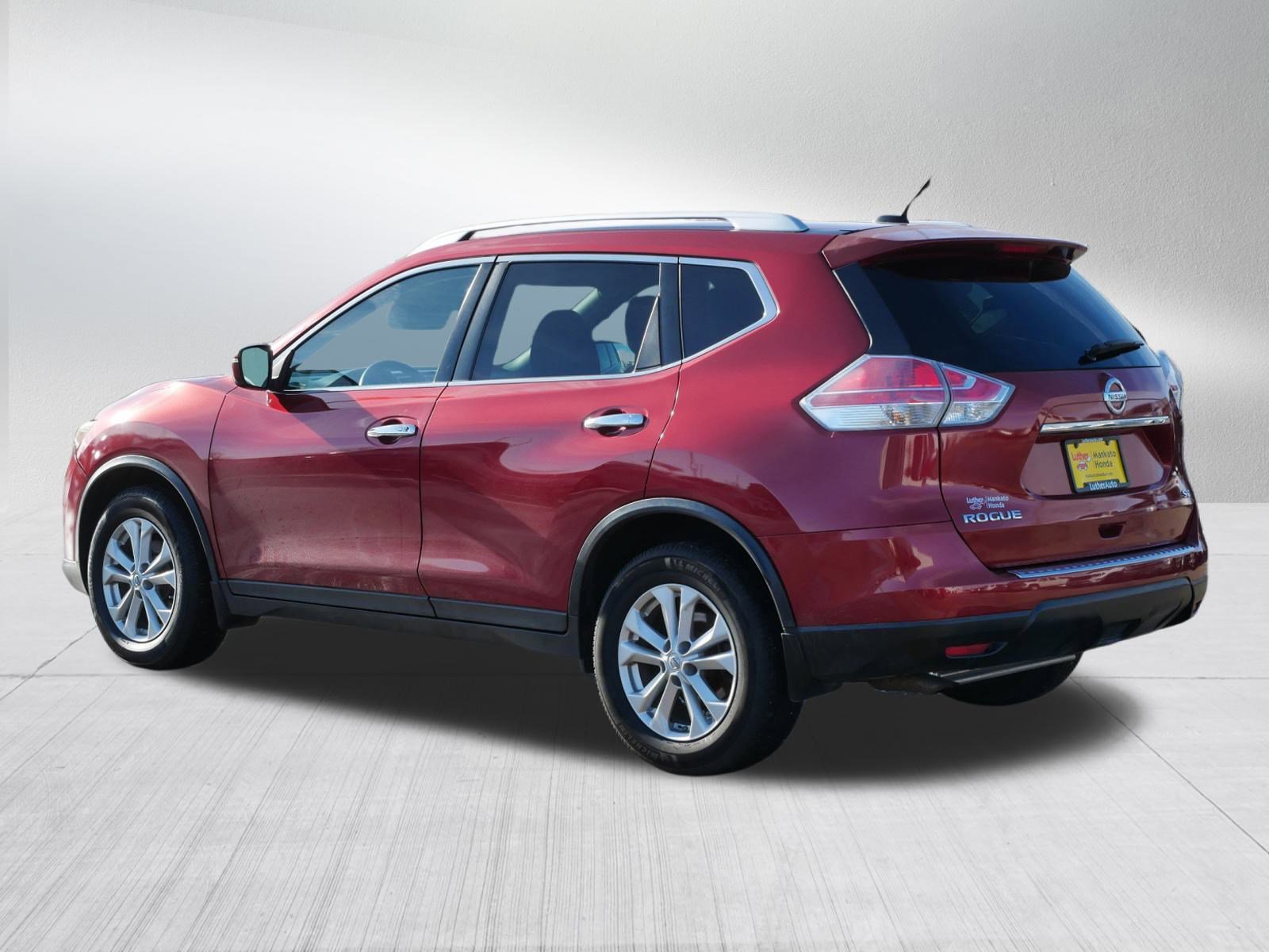 Used 2015 Nissan Rogue SV image 5