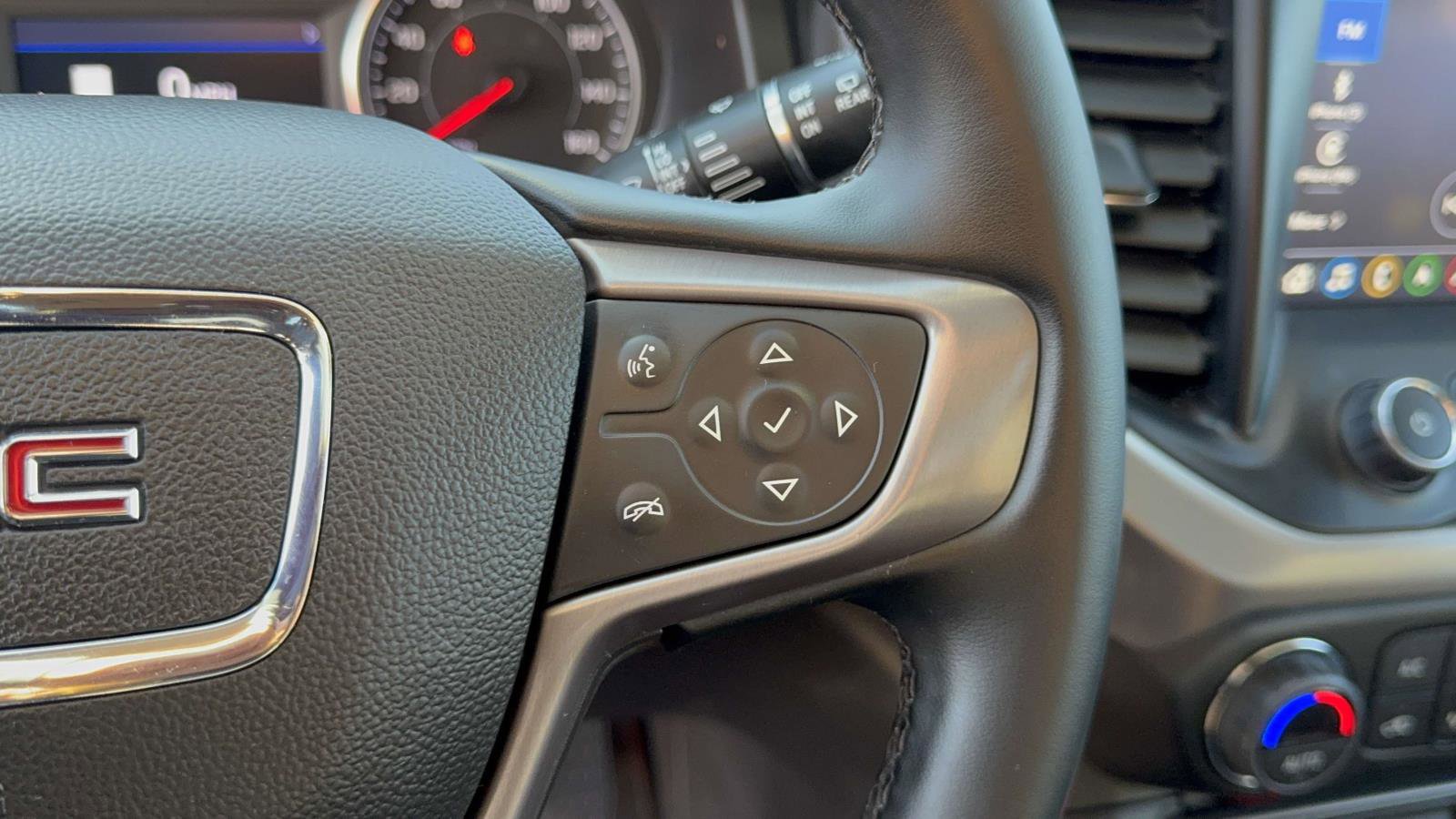 Used 2023 GMC Acadia AT4 image 18