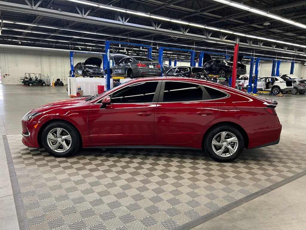 Used 2022 Hyundai Sonata SE w/ Preferred Accessory Package FWD image 6