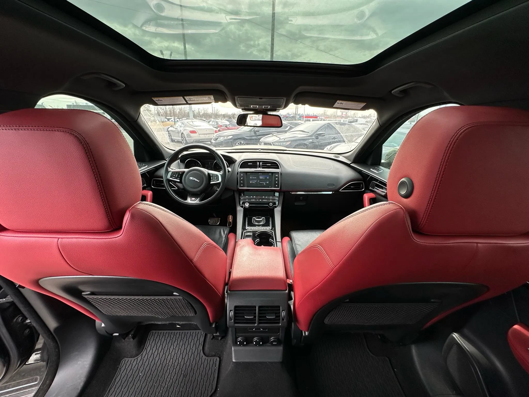 Used 2017 Jaguar F-PACE S AWD/4WD image 15