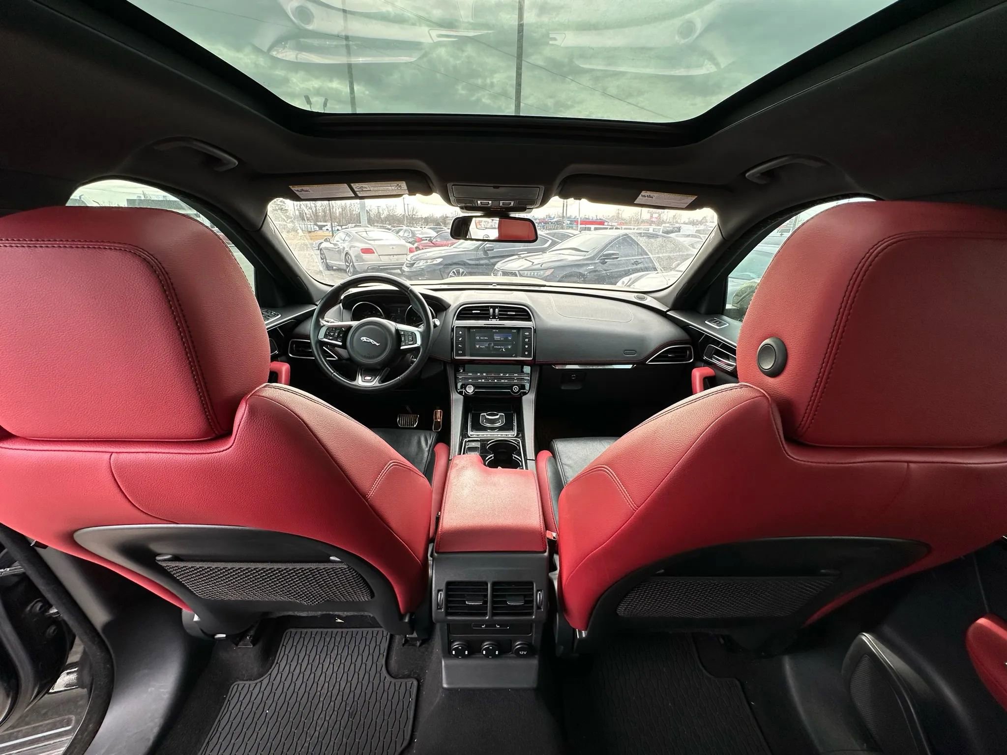 Used 2017 Jaguar F-PACE S image 15