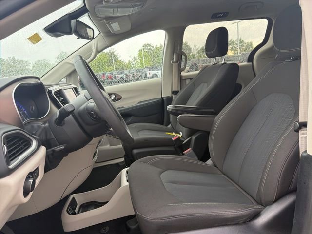 Used 2023 Chrysler Voyager LX FWD image 24