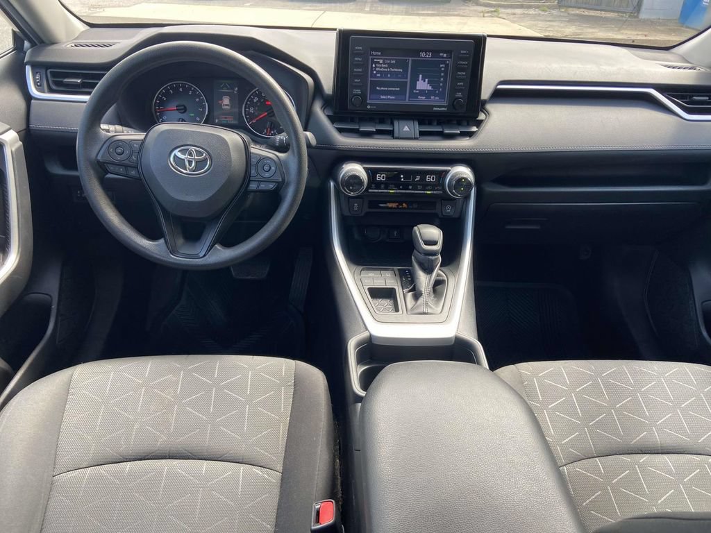 Used 2021 Toyota RAV4 XLE FWD image 9