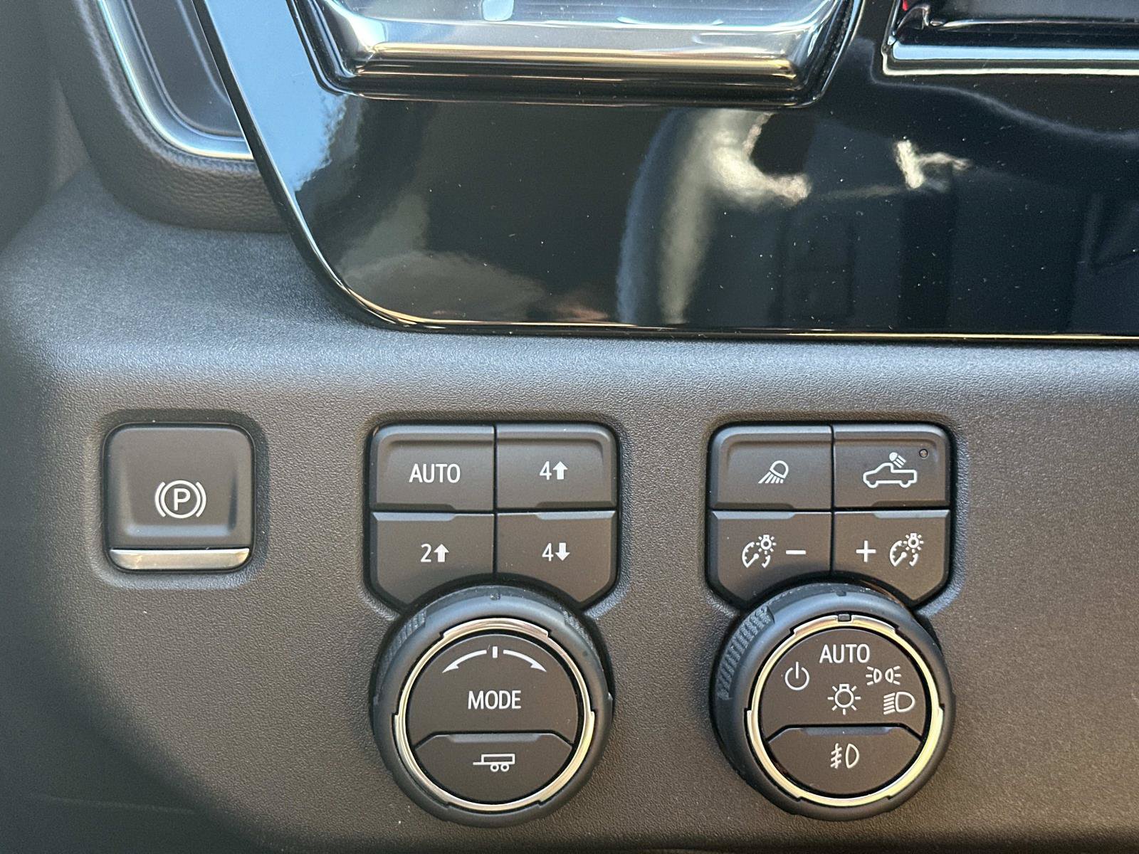 Certified 2024 Chevrolet Silverado 1500 RST w/ Convenience Package II AWD/4WD image 24